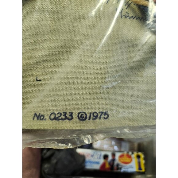 Hummel Cross Stitch Kit No. 0233 "Hummel Peasant Children" 9"x12" Frame Size Vin - Picture 5 of 6